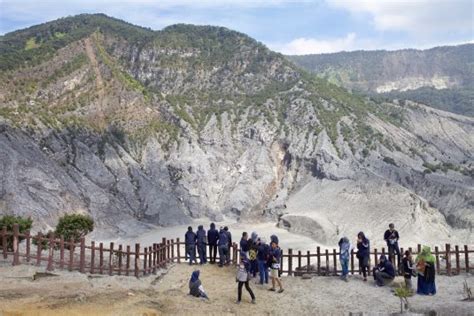  The Story of Tangkuban Perahu! A Legendary Tale of Love, Betrayal, and Volcanic Wrath from 10th Century Indonesia